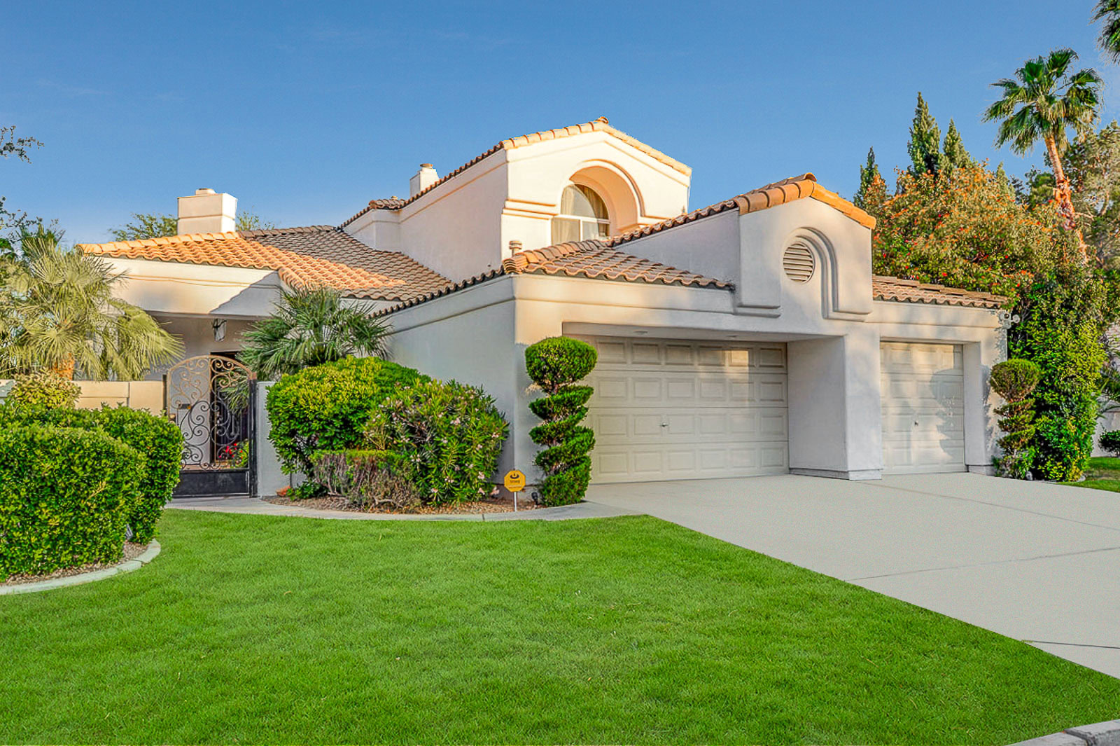 Professional Photos Rent Las Vegas Homes