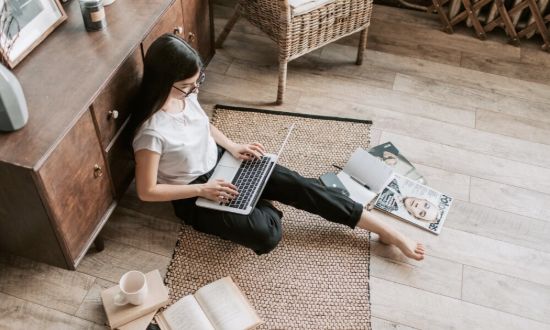 Woman applying for a home for rent in Henderson Nevada