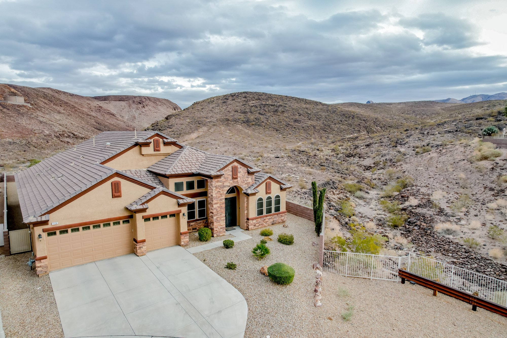 How does the sun, wind and rain impact a home’s tile roof in Las Vegas?